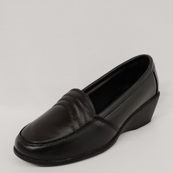 Black Comfort Shoe with Wedge Heel - Picture 1 of 8